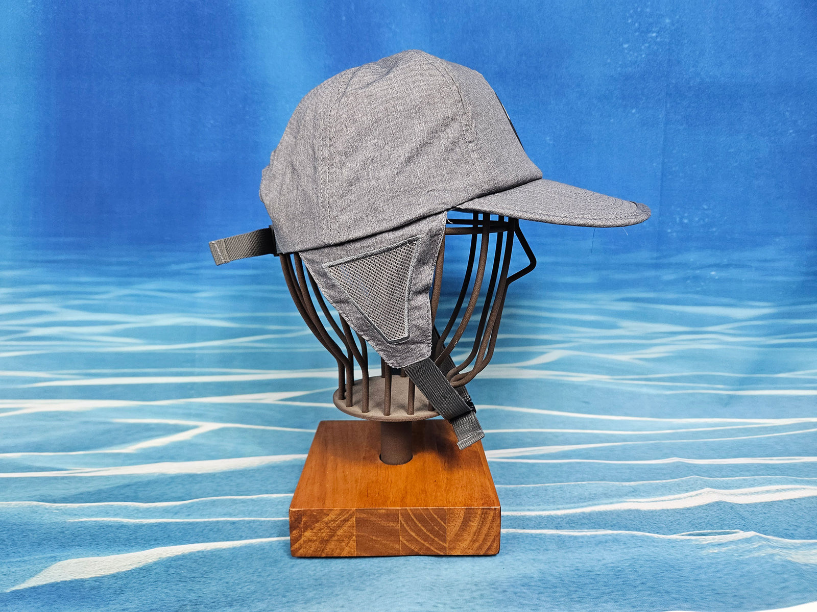 Enci Water Trucker Hat